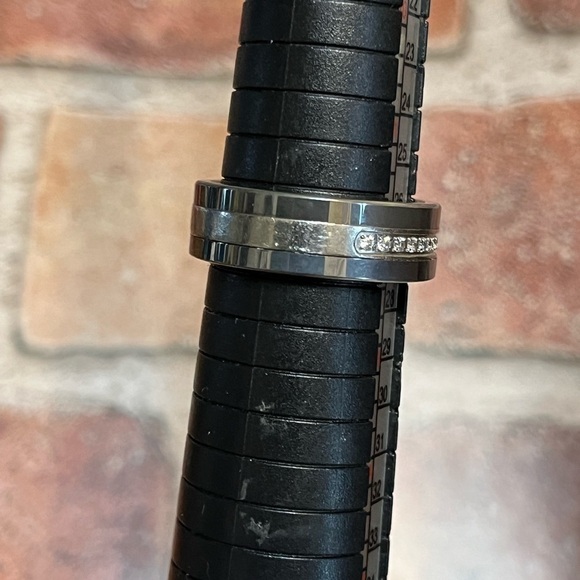 Size 12 Dual Silver Tone Rhinestones Ring - Picture 12 of 13